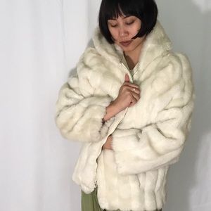VTG Jordache white faux fur jacket w/ hood